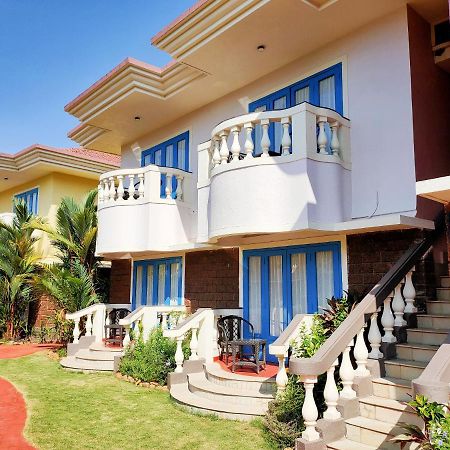 Coconut Grove Beach Resort Колва Экстерьер фото
