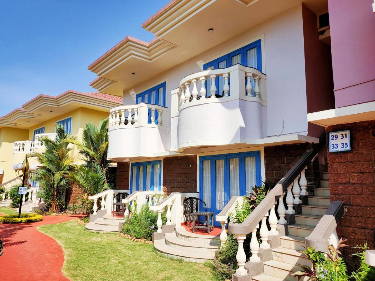 Coconut Grove Beach Resort Колва Экстерьер фото